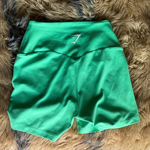 Gymshark Lime Green High-Rise Bike Shorts - Picture 2 of 3